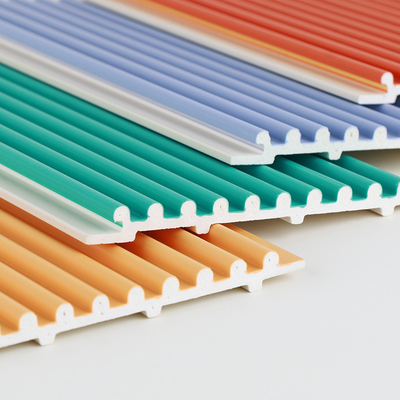 Co Uitgedreven Houten Plastic Samengestelde pvc-Muurcomités 15mm