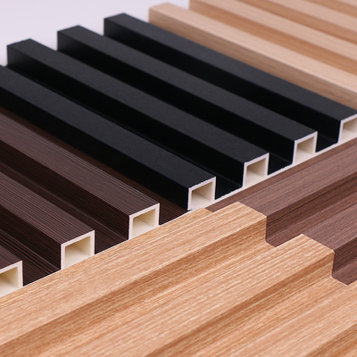 Het aangepaste Houten Plastic Comité van de Traliewerkmuur Gecanneleerde WPC 1220*3000mm