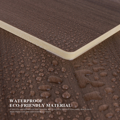 De fabriek paste Milieuvriendelijke Houten de Muurcomités aan van het Korrel Houten Vernisje